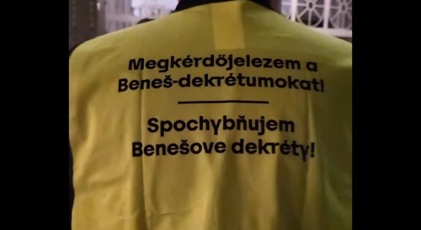 A Beneš-dekrétumok miatt tüntettek Pozsonyban, Orosz Örs szlovákiai magyar politikust elvitték a rendőrök