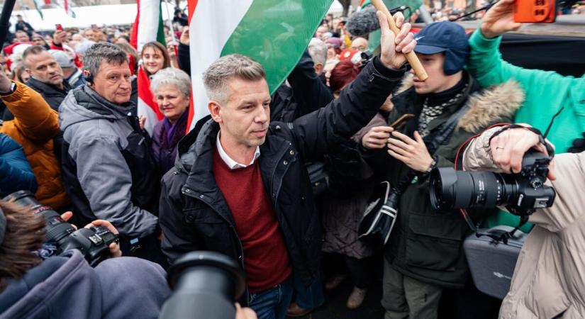 Magyar: Baltával támadtak a Tisza önkénteseire Debrecenben