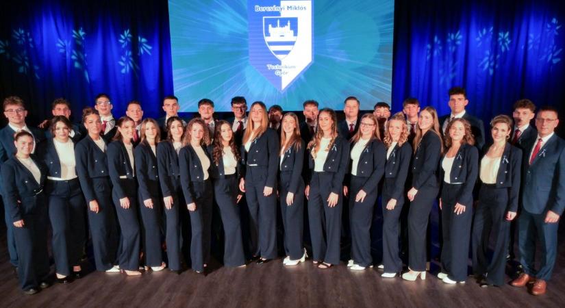 Ilyen volt a győri Bercsényi-iskola szalagavatója - képriport