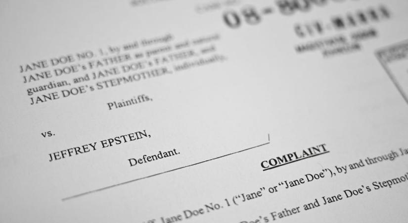 Hárommillió oldalnyi Epstein-dokumentum lett nyilvános, valamint rengeteg kép és videó is elérhetővé vált