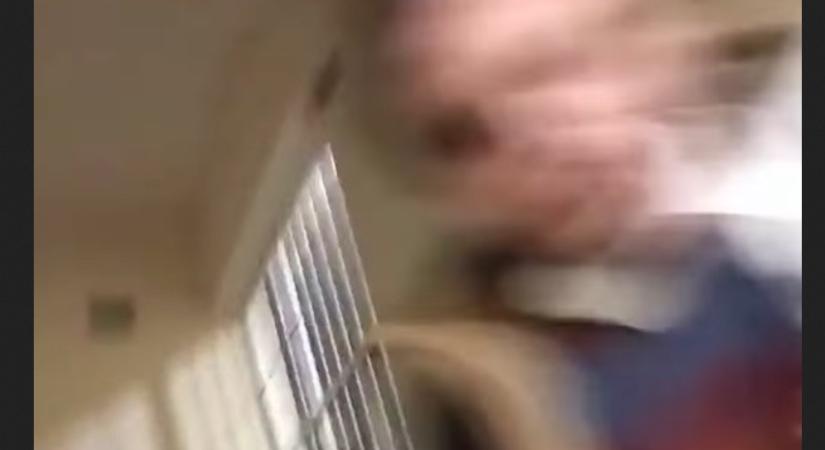 „Rohadt hazaárulók” – a Tisza-szóvivő szerint ezt hajtogatta az aktivistákat baltával üldöző debreceni férfi