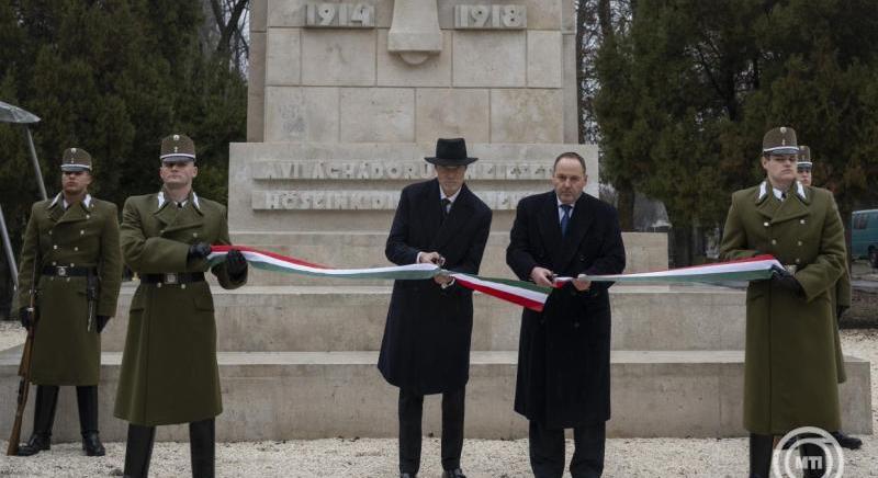 Átadták a Kozma utcai izraelita temető két felújított emlékművét