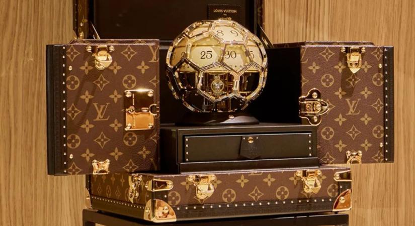 Jótékony célt szolgál a Louis Vuitton egyed focilabda-órája