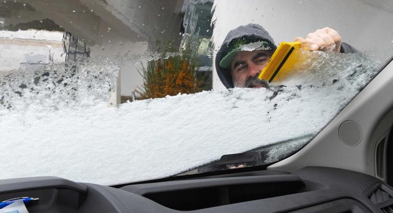 Havazás és ónos eső jöhet, így érdemes készülni a szombati időjárásra