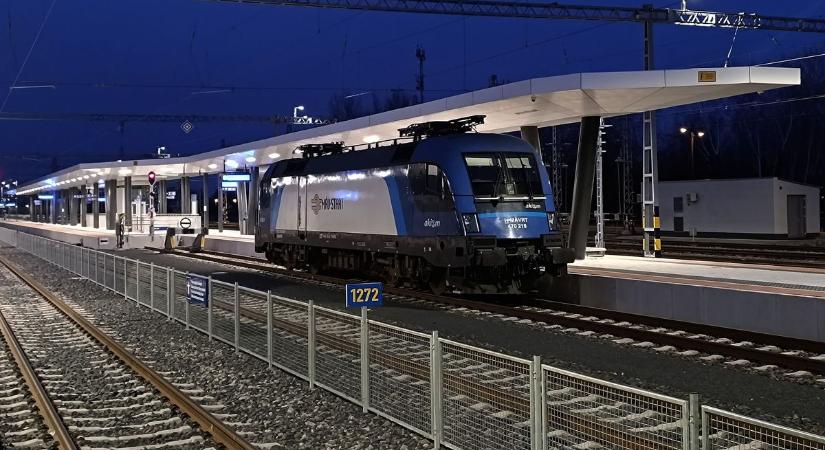 Budapest–Kelebia-vasútvonal: rövidesen teljes üzembe helyezik – fotók