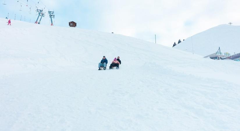15 éves fiú szorult be egy 28 centis vízelvezető csőbe szánkózás közben