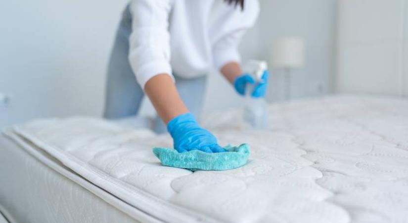 Veszélyben van az egészséged, ha ilyen foltot látsz a matracodon