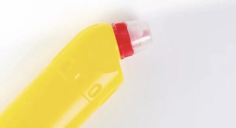 Lefolyótisztítót öntött egy baba szájába: ítélet született a volt bölcsődei dolgozó ügyében