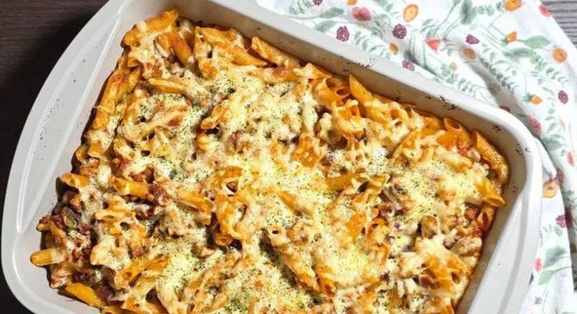 Darált húsos, sajtos, gombás rakott tészta: gyors, laktató és mennyei