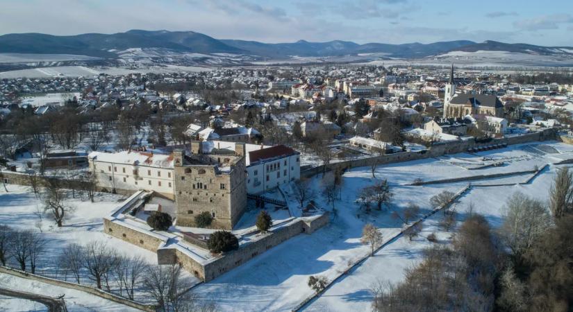Egy tökéletes hétvége Sárospatakon: termálvíz, borospincék és zempléni kalandok