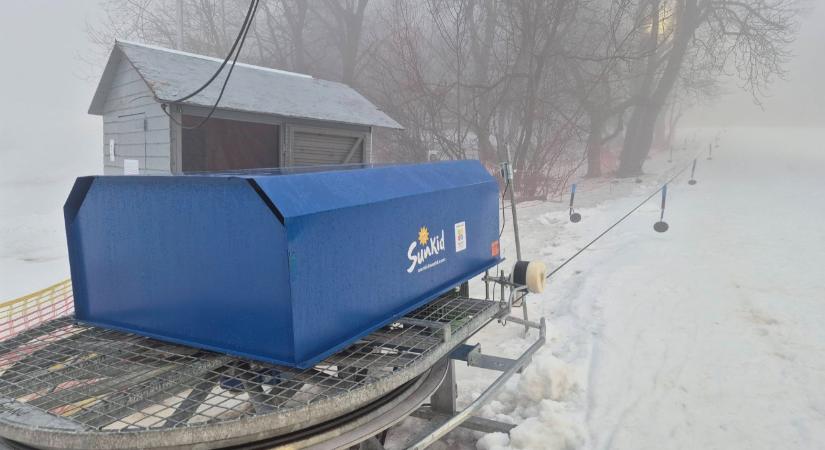 40-50 centi gyártott hó és vadiúj sípálya a Normafán