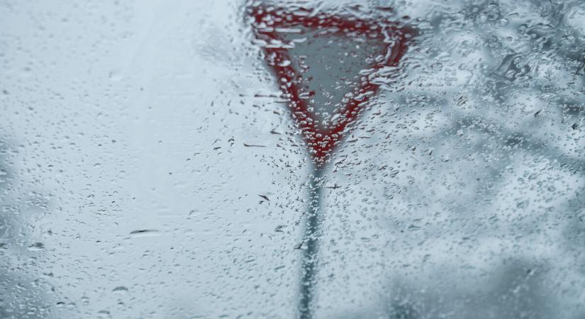 Havas esőre és ónos esőre figyelmeztetnek a meteorológusok