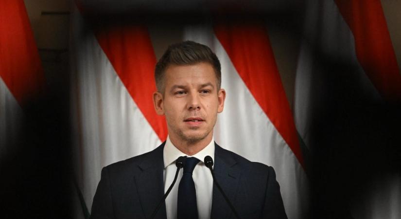 Magyar Péter: Elment a Csókkirály. Isten nyugosztalja Fenyő Miklóst. 