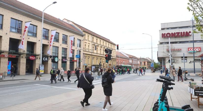 Már küldik is a figyelmeztetéseket – bezár az Árkád forgalmas üzlete