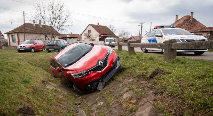 Baleset Siófoknál, félpályás útlezárás