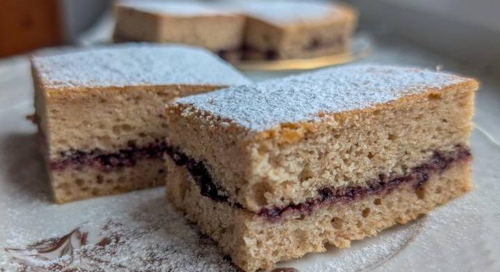 Tojás- és gluténmentes piskóta hajdinából: puha, légies sütemény