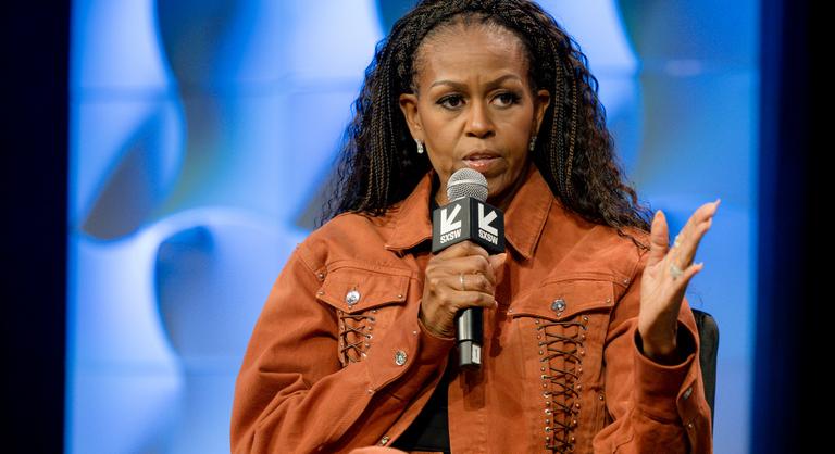 Michelle Obama: Hatalmat adni valakinek olyan, mint a kezébe adni egy töltött fegyvert