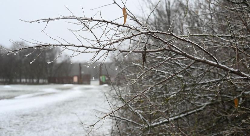 Ismét hullott a pelyhes, fotókon mutatjuk a fehér köpönyegbe burkolódzó Szolnokot