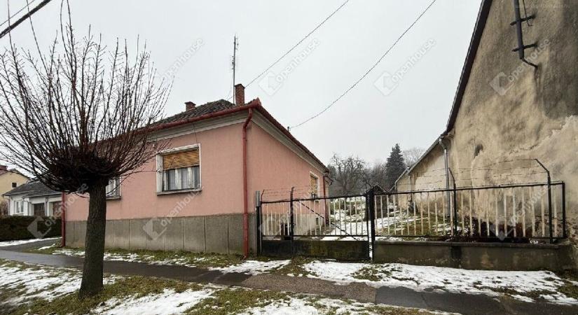 Mit lehet ma venni 30 millió forintból? – ingatlanok egy új autó áráért Vas vármegyében