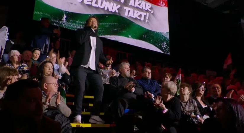Hevesi Tamás dübörgő sikert arataott a Háborúellenes Gyűlésen