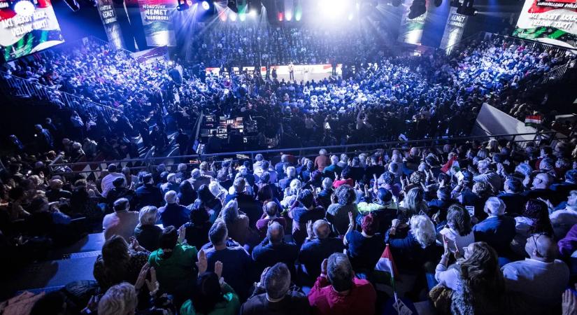 Pajtók Gábor a Háborúellenes Gyűlésen videón üzent: nemet mondunk a háború finanszírozására!