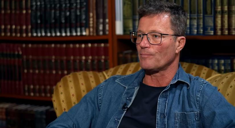 Vérfagyasztó fenyegetés a Nagy Ő vacsorájánál, Stohl Andrásnak a szava is elakadt Gina láttán