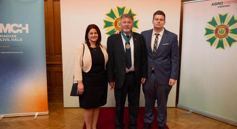 Balla Géza a Nemzet Gazdásza-címről: a ménesi borvidék díja ez