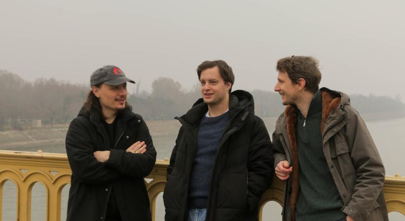 Versmegzenésítés Challenge a Vígszínházban – Különleges kulturális est Zoltán Áron vezetésével