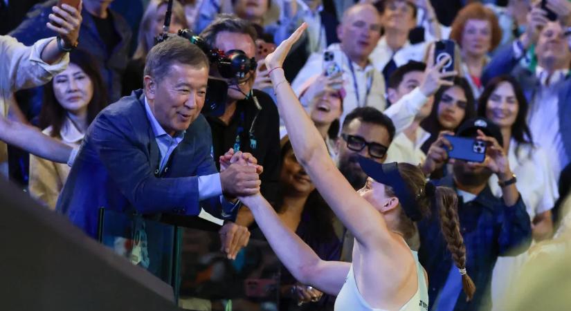 Hatalmas meglepetés: a világelső elbukta az Australian Open döntőjét – videó