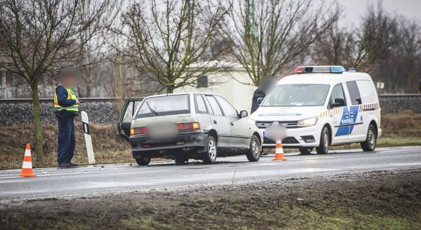 Neki sikerült a mesterhármas! Jogsi nélkül és ittasan fogták el a kijárási tilalomban lévő férfit