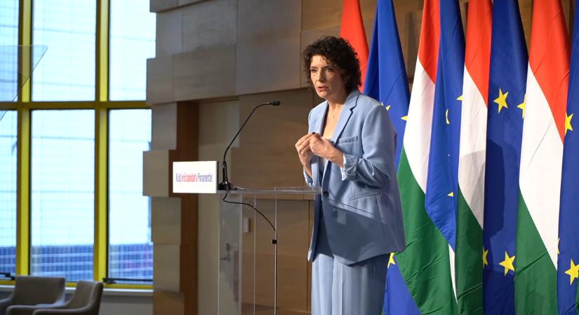 Dobrev Klára: Vegyük el a határon túliak szavazati jogát