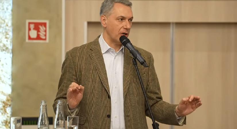 A tiltakozások Lázárig értek – tovább forrnak a kedélyek a Balaton-part beépítése körül