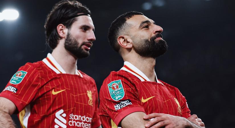 Két szupersztárt is eladna a Liverpool, százmillió font bevételt remél a klub