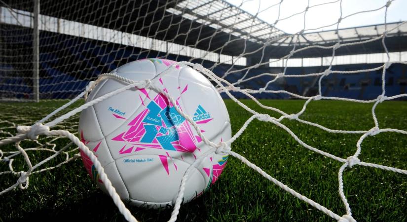 Tíz évre eltiltottak egy 14 éves magyar focikapust: piros lapot kapott egy futsal meccsen, majd a nézőkkel is összeverekedett