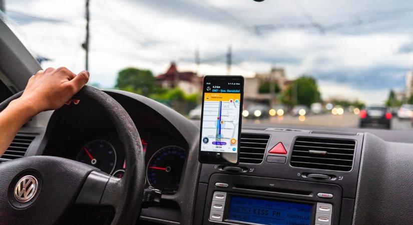 Ha mindennap vezetsz, ezt jó ha tudod: a Waze új frissítései sok autóst menthet meg a bírságtól