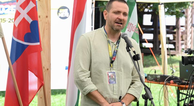 Orosz Örs szerint a megfélemlítés volt a célja annak, hogy bevitték a szlovák rendőrök