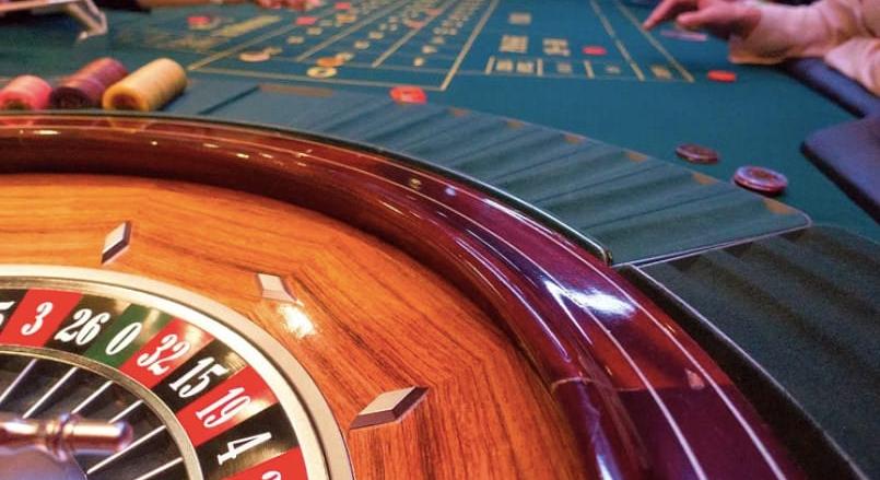 Habony és Garancsi cége veszi át a debreceni Grand Casino üzemeltetését