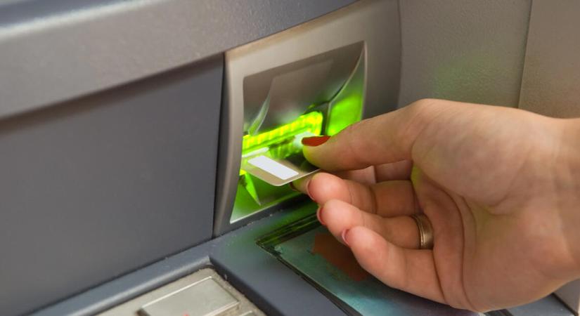 Lehet 150 ezerrel több? Vasárnaptól duplaannyi pénzt vehetünk fel az ATM-ekből