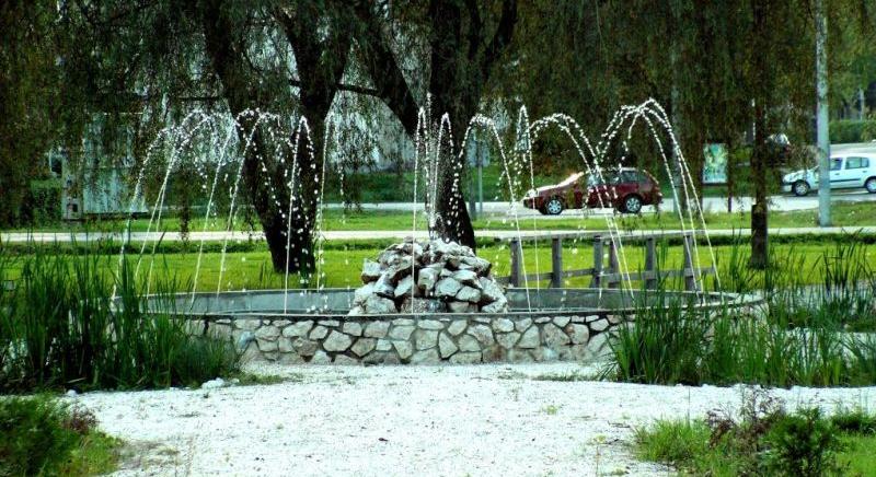 A lőtéri kutya se akar Vizslásra költözni, csődbe is ment a KDNP-s falu