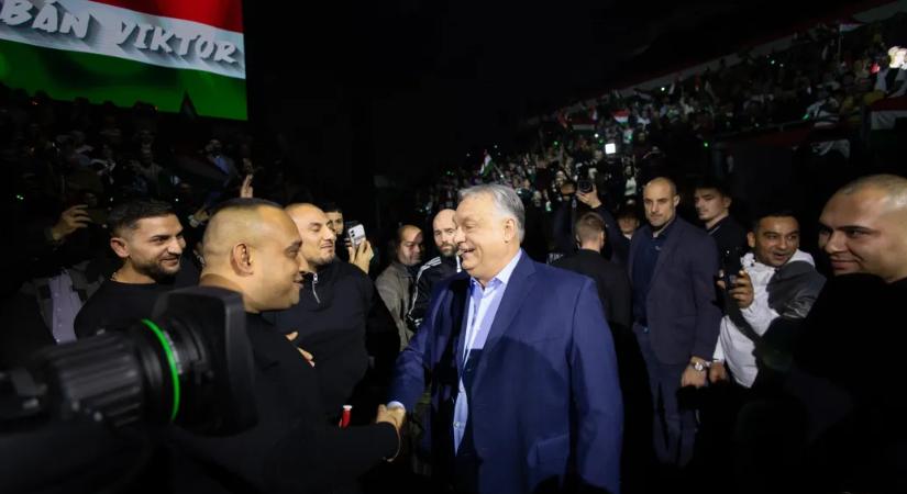 Orbán Hatvanban bejelentette: felélesztik a Rábát, újra lesz teherautó-gyártás Győrben