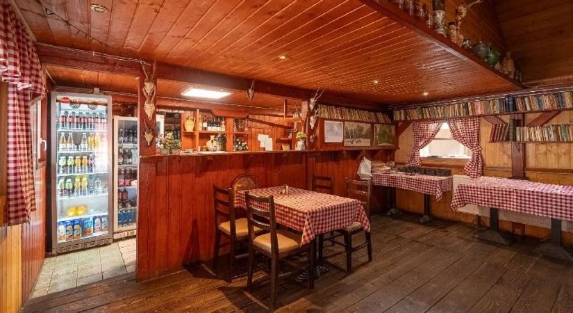 Eladják a sikeres tatai éttermet fotók