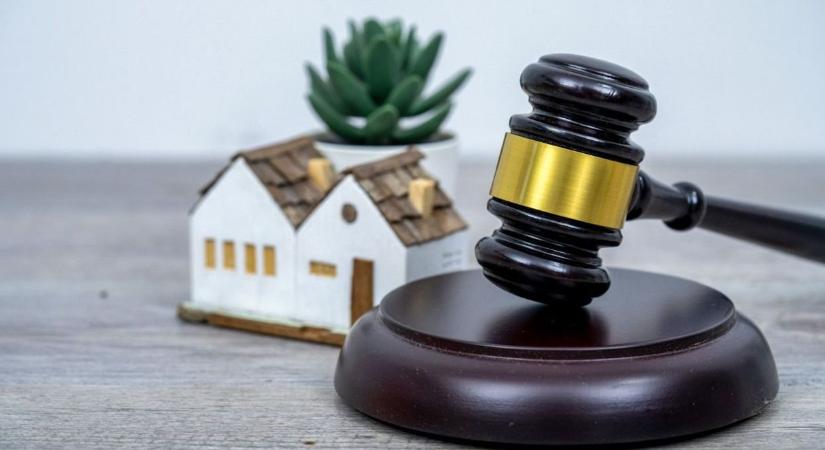 Ingatlanárverés: A gyorsasággal most milliókat spórolhatsz, olcsón tiéd lehet több családi ház is!