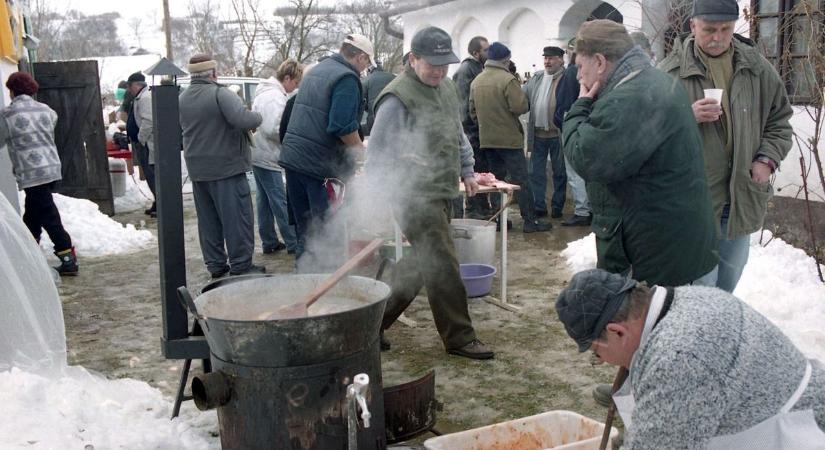 Dezsőnek meg kellett halnia – méghozzá évente legalább egyszer (GALÉRIA)