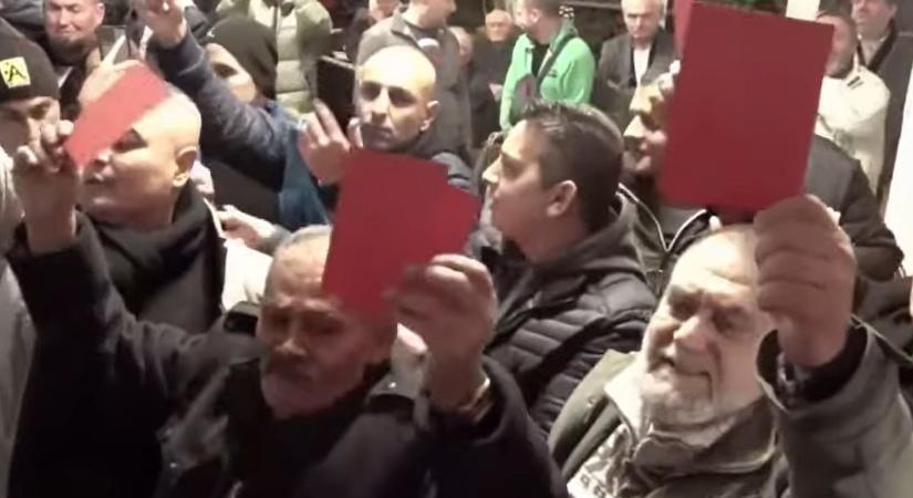 A Lázár-ellen tüntető cigányokról készített bűnlajstromot a Fidesz