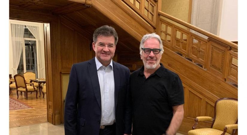 Belebukott Fico embere az Epstein-botrányba