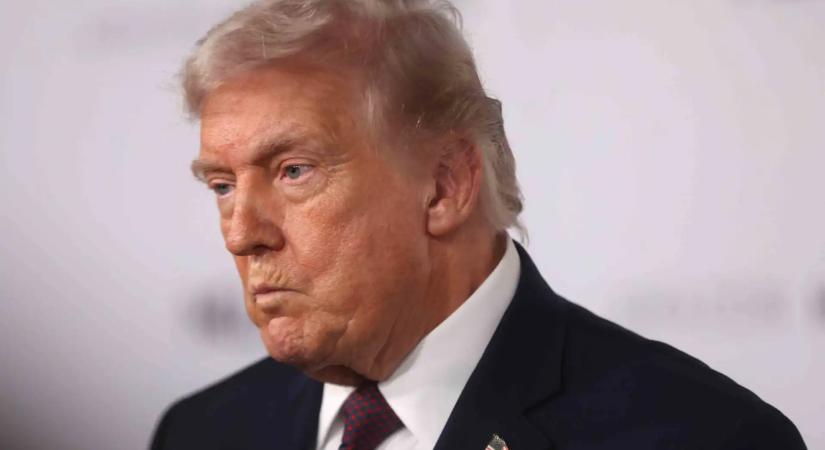 Részlegesen leállt az amerikai kormány: Hétfőig áll a bál