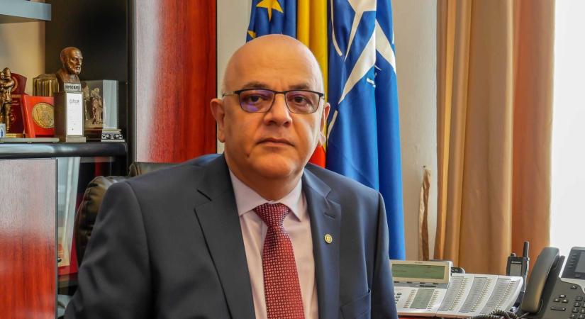 Korhatárhoz kötné Raed Arafat a közösségi média használatát