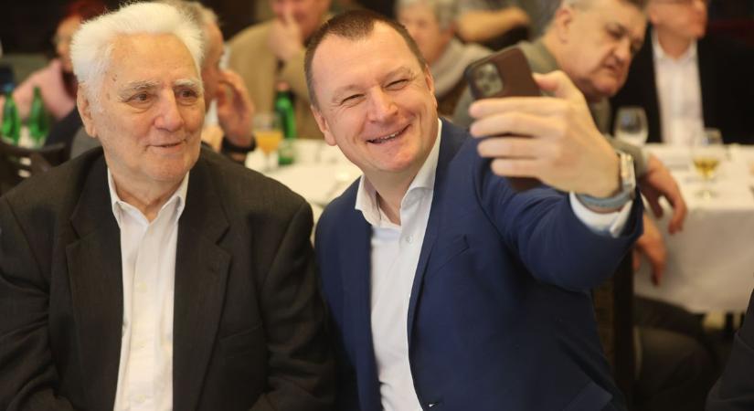 Múlt, jelen, összetartozás: összegyűltek a Mecsek hősei