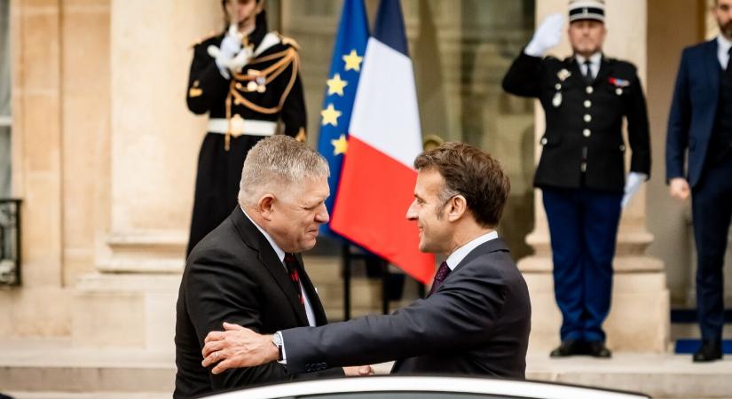Fico visszautasítja az „irányváltásról” szóló értelmezéseket a Macron-találkozó után