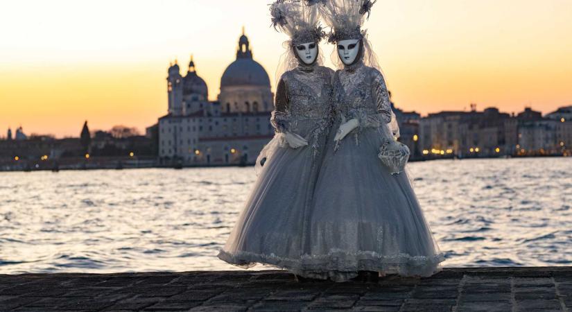 Egymillió turistát várnak a velencei karneválra